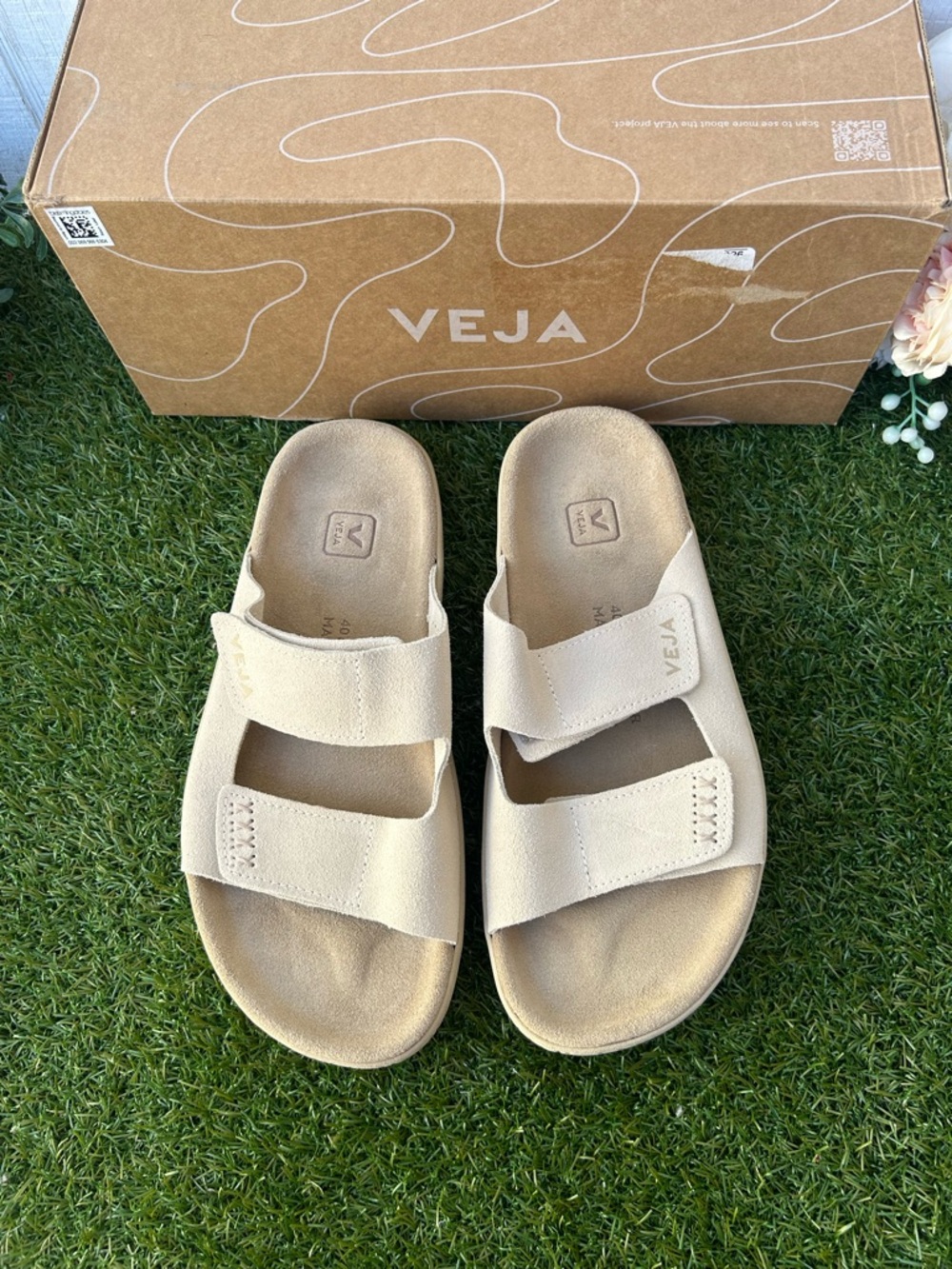 VEJA ETNA SUEDE PIERRE ALMOND
$140 MEN SIZE 7 women 9 unisex: new with box - Picture 9 of 16
